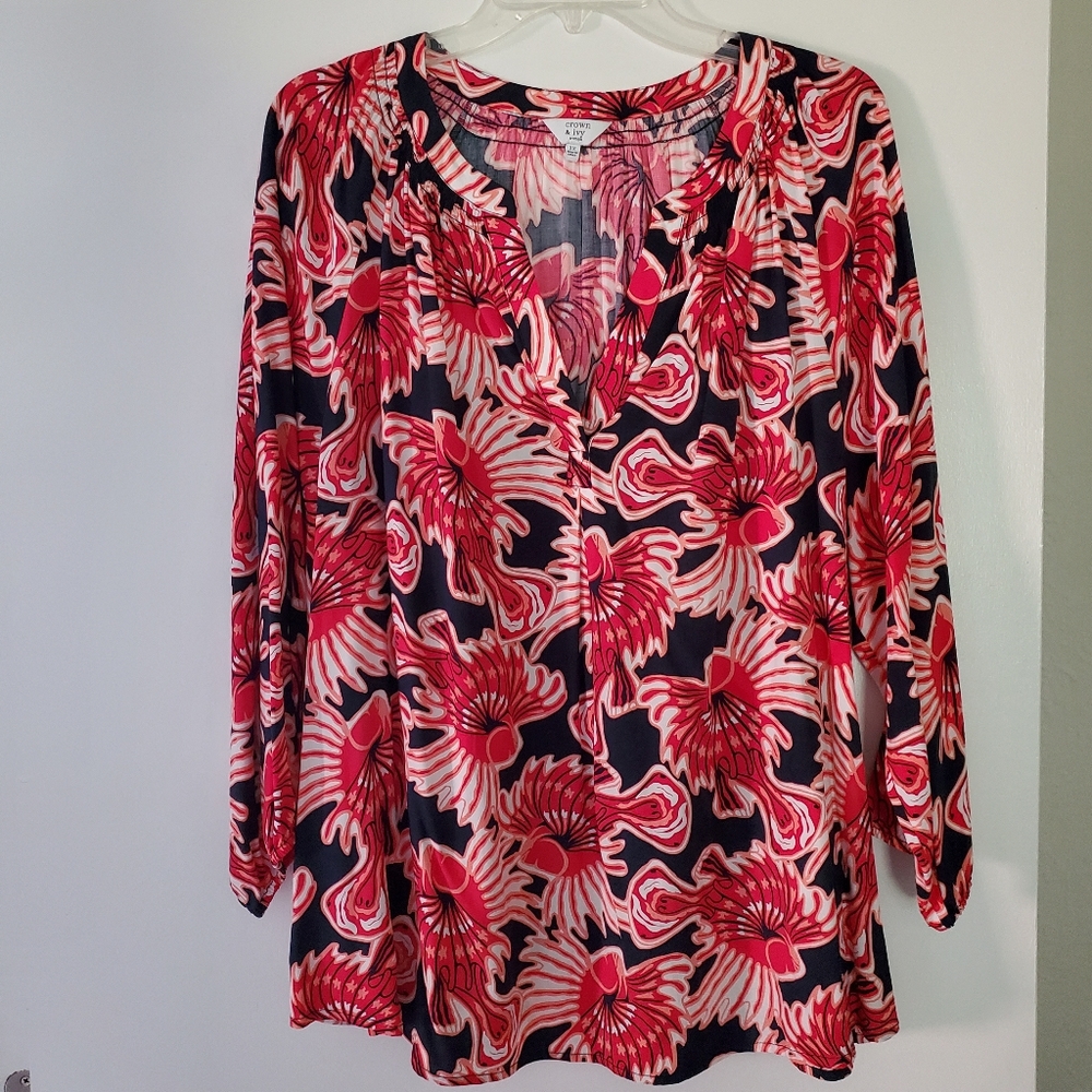 Crown and ivy 3 quarter length shirt